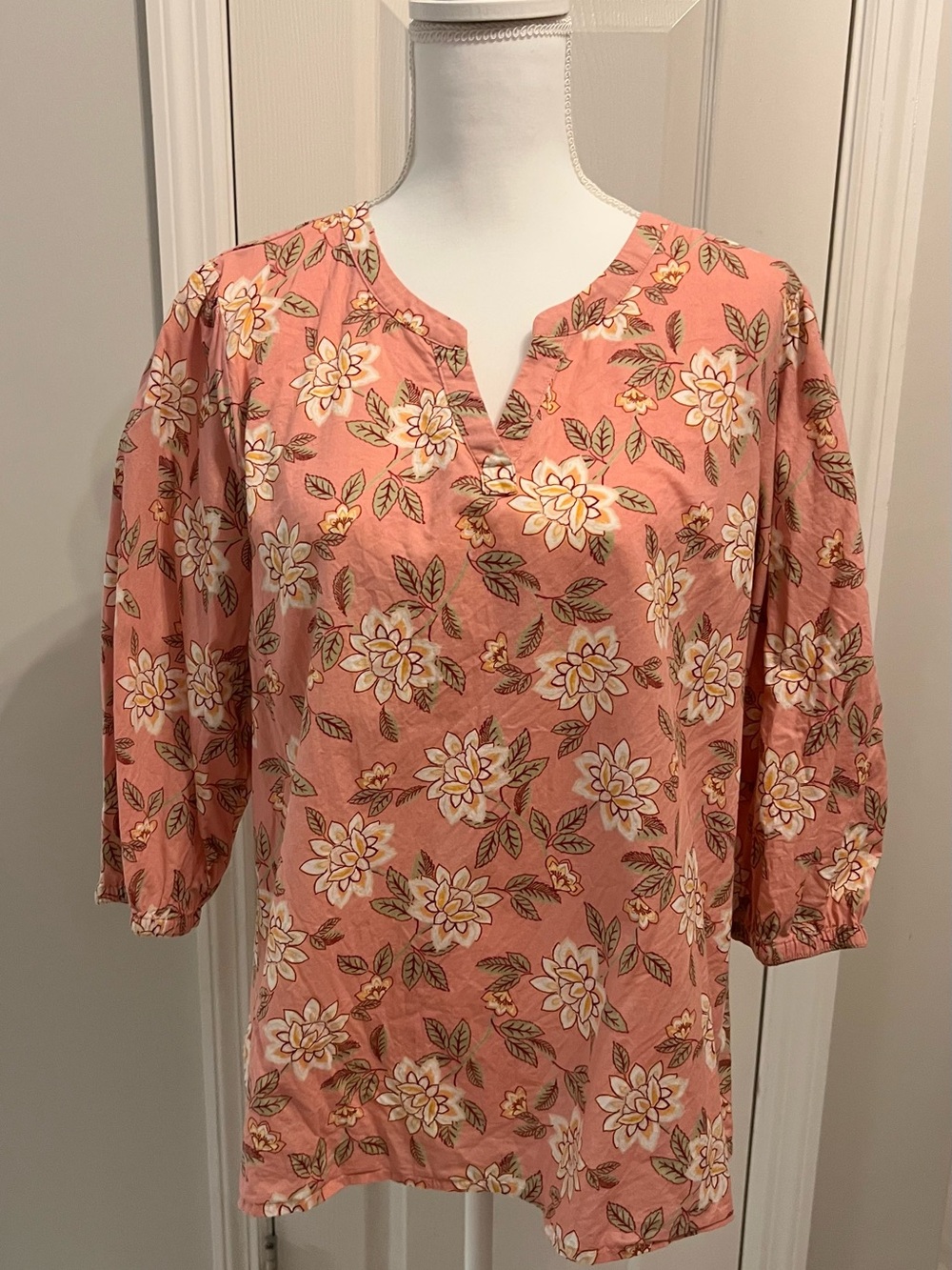 Women's Coral Pink Floral Split-Neck Blouse by Craft & Barrow Size Large